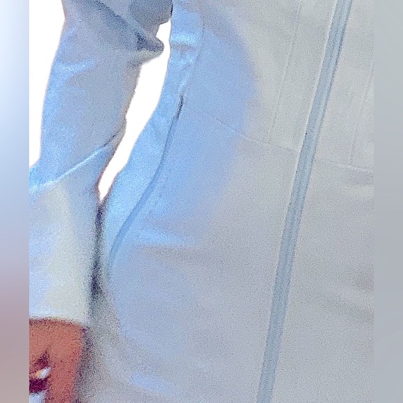 NEW Lululemon Cross Chill Jacket Baby/Powder Blue - Picture 4 of 13